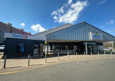 Stánek v Plzni v novém kabátku